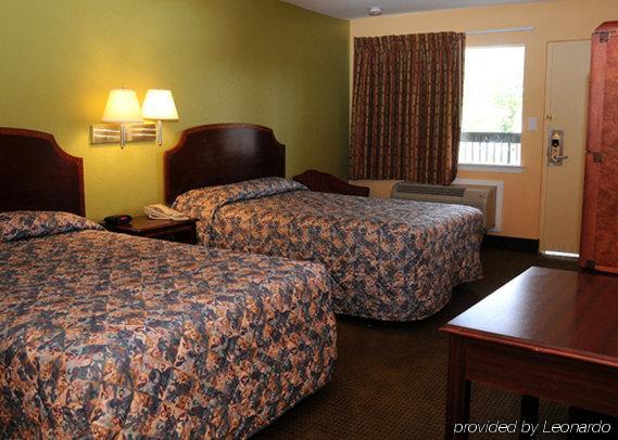 Budget Lodge Churchland Chesapeake Room photo